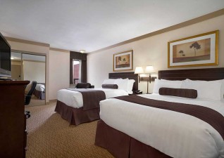 days-inn-suites-ssm-photo1