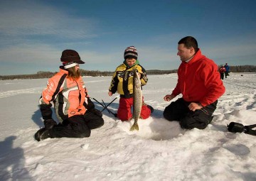 ice-fishing-photo-2