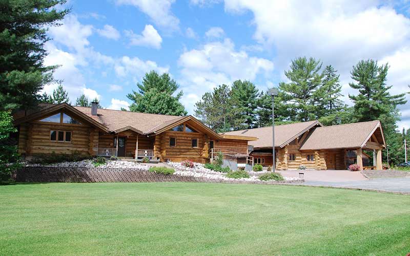 laurentian-lodge-profile