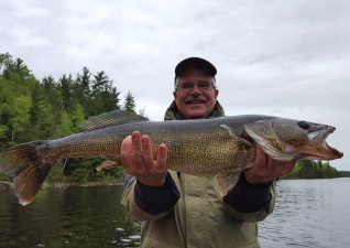 northern-walleye-lodge-photo1