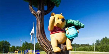 winnie the pooh statue white river