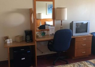 trunk-road-motel-photo6