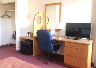 trunk-road-motel-photo7