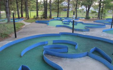 COURSE-5-HOLE-1-josee-Dinosaur-valley-Mini-Golf