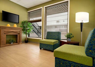 Super8Hearst008