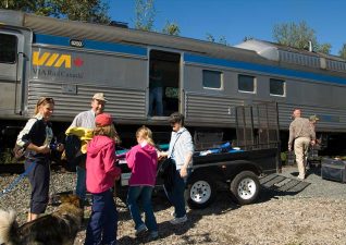 train-in-fishing-photo2