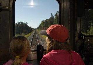 train-in-fishing-photo4