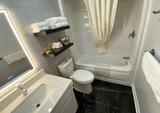 BavarianInnMotel003