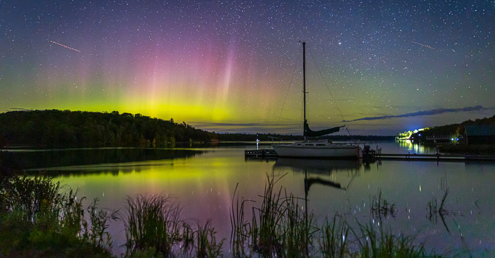 Gawas-Bay-Sailboat-and-Aurora-Borealis-Sept