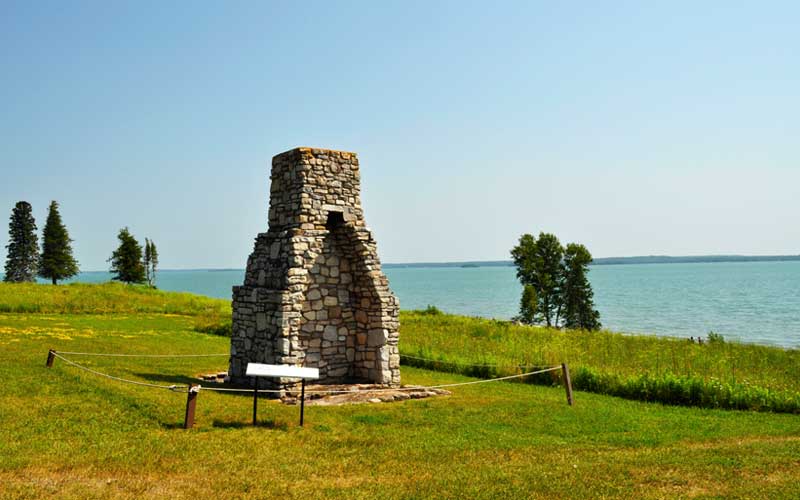 fortstjoseph_chimney
