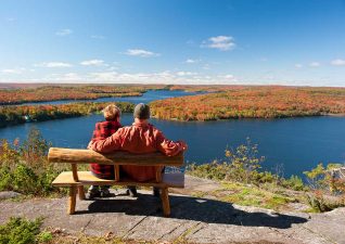 fallcolours-hiking-hwy129