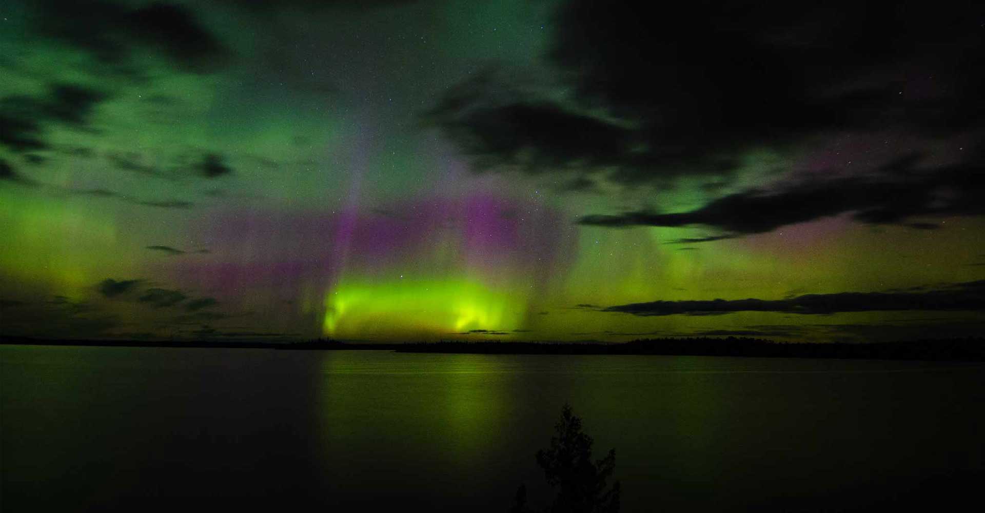 bracelake-northernlights-1