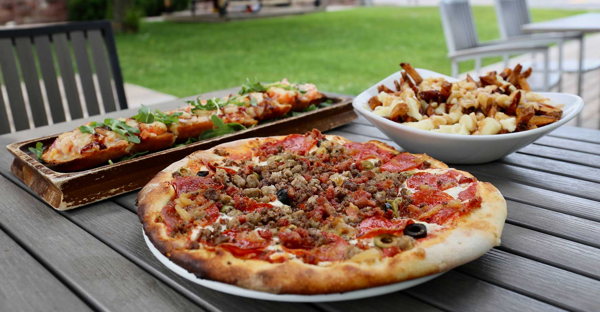 Algoma-Andrew-Dobson---16-pizza