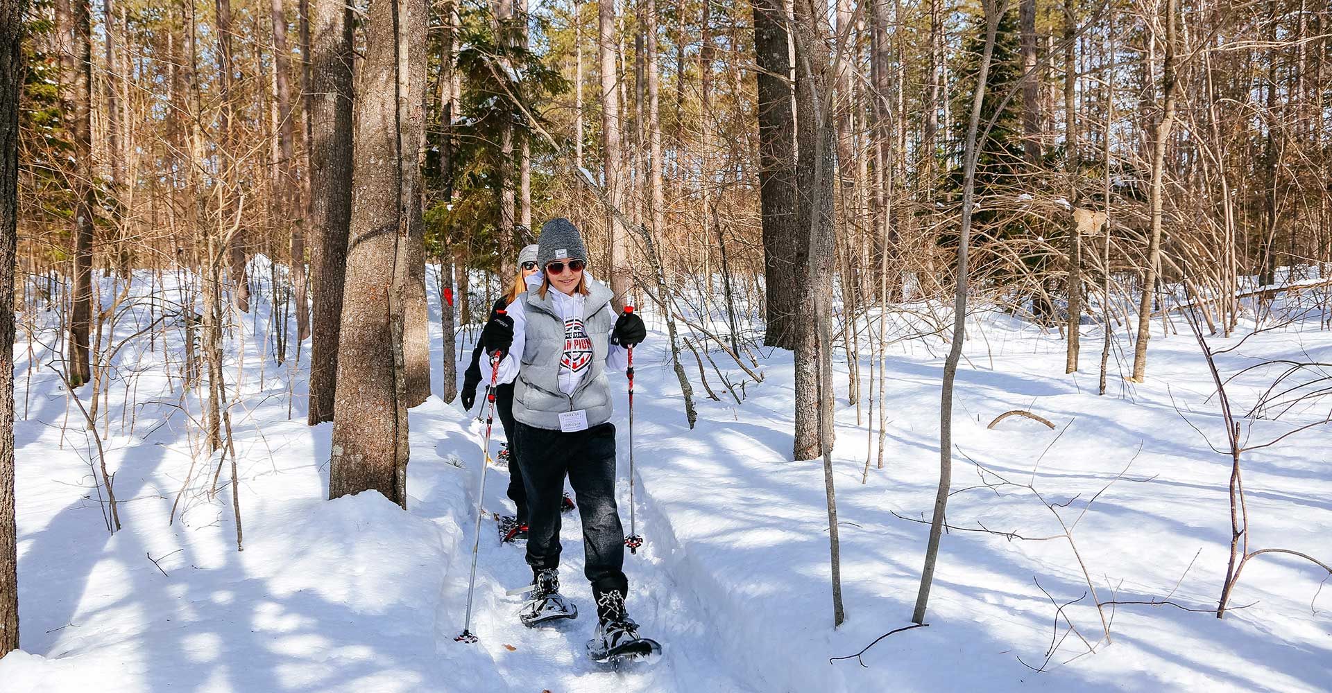 vknapp-snowshoeing