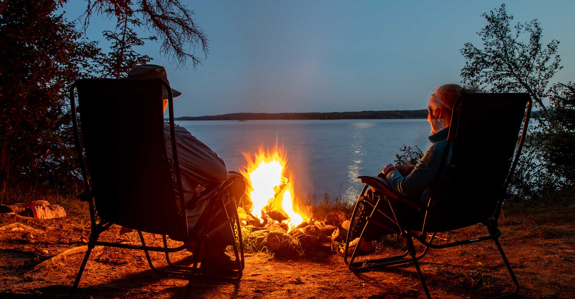 campfire-lakeside