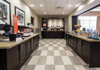HamptonInnElliotLake004