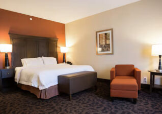 HamptonInnElliotLake007